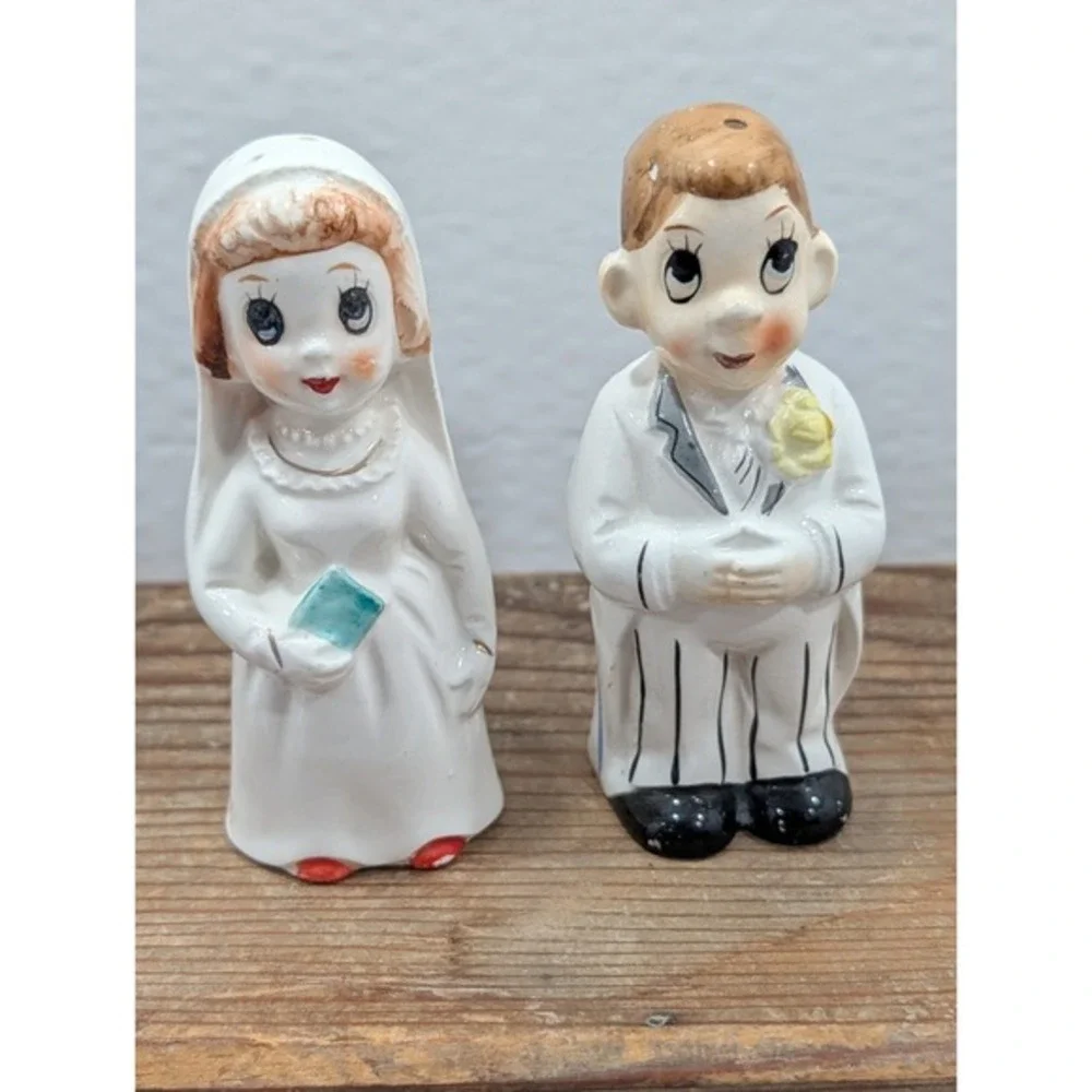 Vintage Double Sided Salt Pepper Shakers Bride Groom / Mom Dad Baby Ceramic Cork
